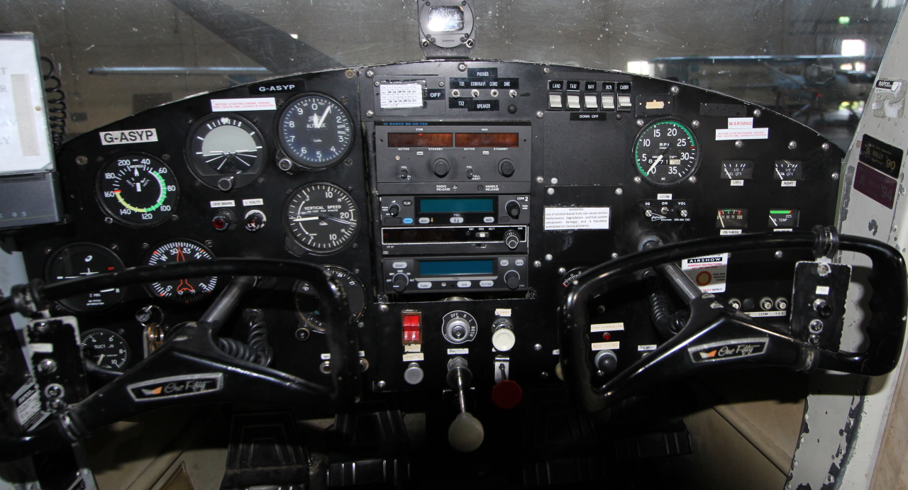 G-ASYP instrument panel